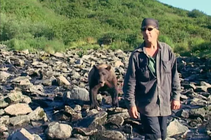 Человек гризли 2005 скачать через торрент бесплатно Человек гризли 2005 скачать через торрент бесплатно