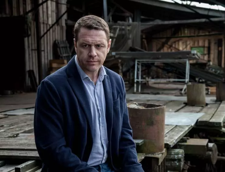 Тень за спиной 2019 скачать через торрент бесплатно Тень за спиной 2019 скачать через торрент бесплатно