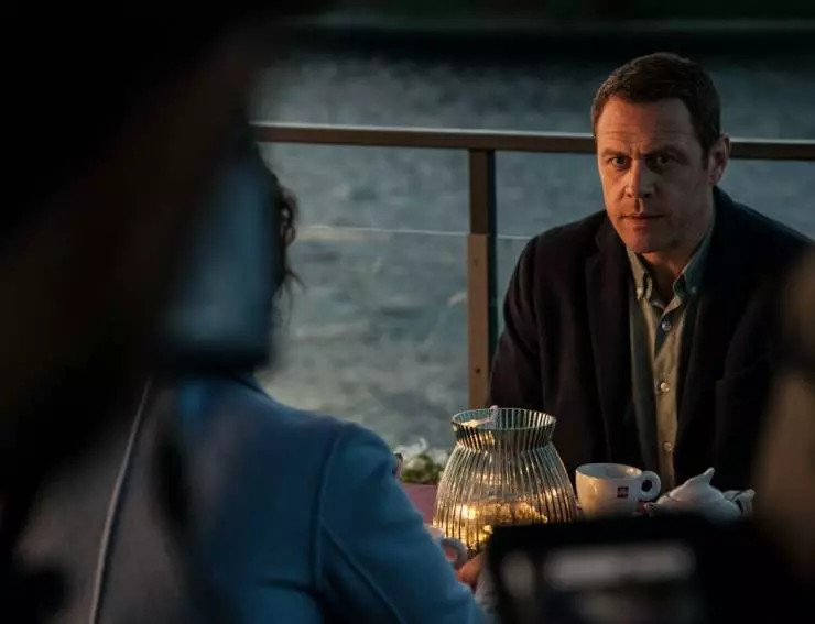 Тень за спиной 2019 скачать с торрента Тень за спиной 2019 скачать с торрента