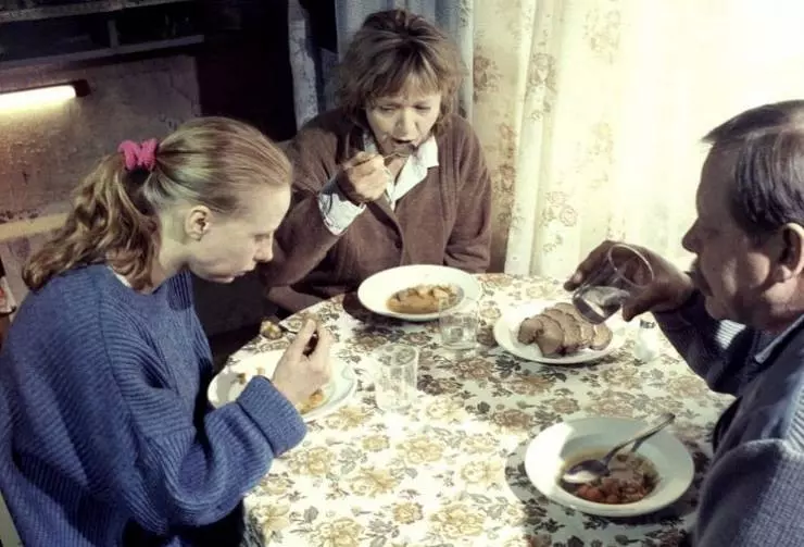 Девушка со спичечной фабрики 1990 скачать через торрент бесплатно Девушка со спичечной фабрики 1990 скачать через торрент бесплатно