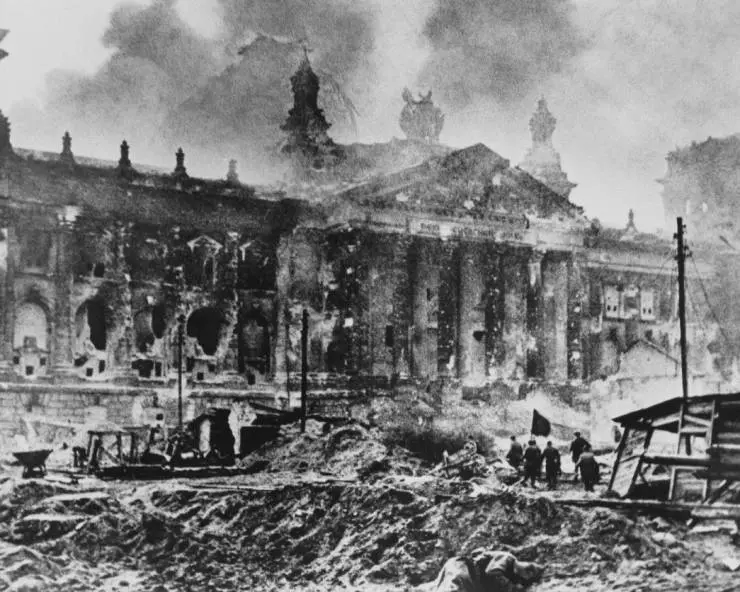 Берлин 1945 скачать торрентом Берлин 1945 скачать торрентом