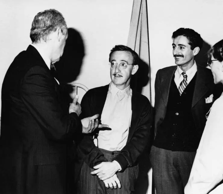 Зелиг 1983 скачать через торрент бесплатно Зелиг 1983 скачать через торрент бесплатно