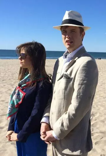 Почти королевская семья / Almost Royal 2014 скачать через торрент в хорошем качестве