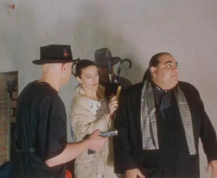 Второстепенные люди 2001 скачать торрентом Второстепенные люди 2001 скачать торрентом