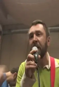 Ленинград: Мужчина, который поет 2009 скачать с торрента Ленинград: Мужчина, который поет 2009 скачать с торрента