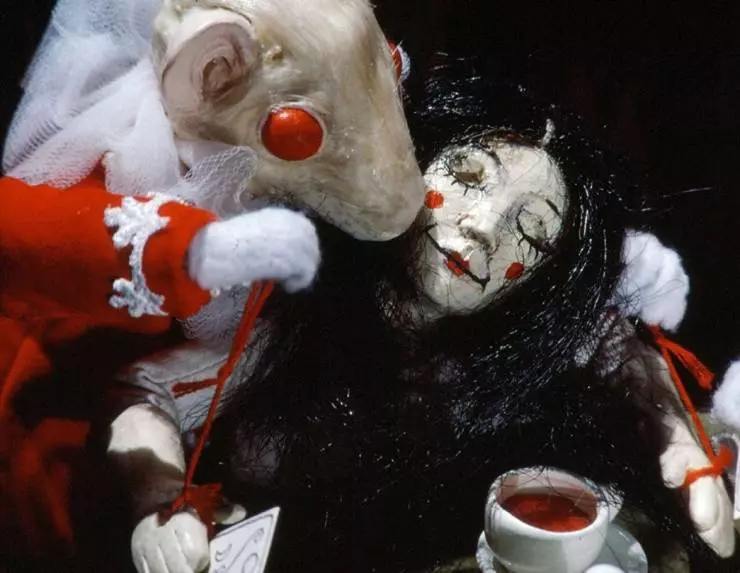 Кровавый чай и красная ниточка 2006 скачать с торрента Кровавый чай и красная ниточка 2006 скачать с торрента