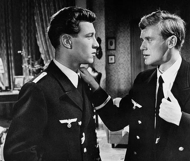 Акулы и мелкие рыбешки 1957 скачать торрентом Акулы и мелкие рыбешки 1957 скачать торрентом