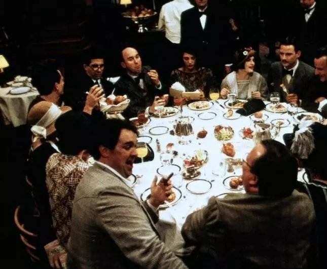 Миссис Паркер и порочный круг 1994 скачать с торрента Миссис Паркер и порочный круг 1994 скачать с торрента