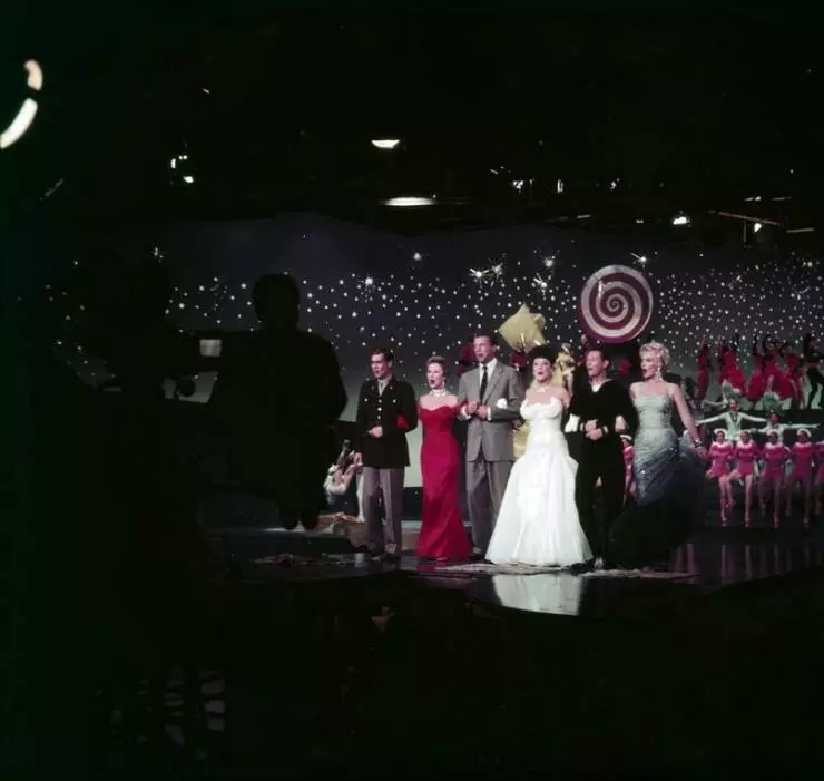 Нет такого бизнеса, как шоу-бизнес 1954 скачать через торрент бесплатно Нет такого бизнеса, как шоу-бизнес 1954 скачать через торрент бесплатно