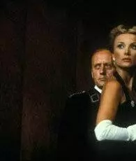 Алое и чёрное 1983 скачать с торрента Алое и чёрное 1983 скачать с торрента