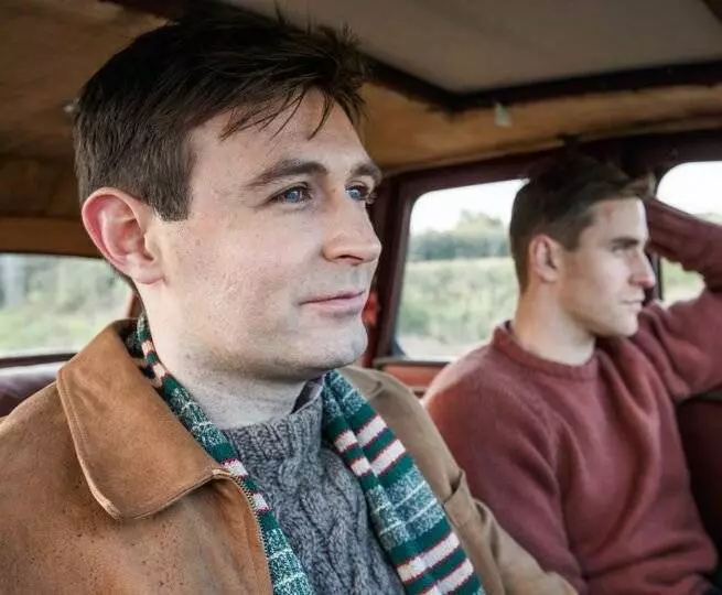 Мужчина в оранжевой рубашке 2017 скачать с торрента Мужчина в оранжевой рубашке 2017 скачать с торрента