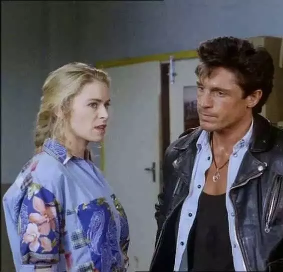 Киборг-полицейский 1993 скачать с торрента Киборг-полицейский 1993 скачать с торрента