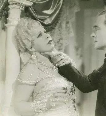 Она обошлась с ним нечестно 1933 скачать с торрента Она обошлась с ним нечестно 1933 скачать с торрента