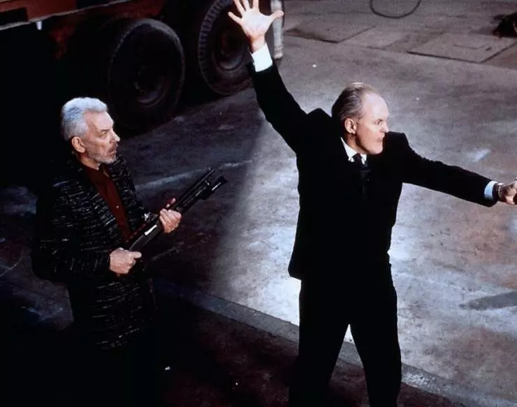 Блуждающая пуля 1996 скачать торрентом Блуждающая пуля 1996 скачать торрентом