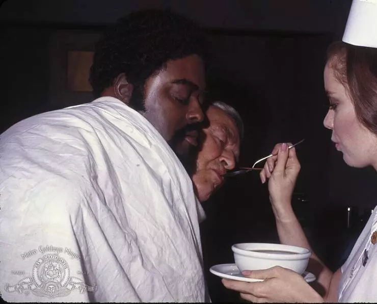 Нечто с двумя головами 1972 скачать торрентом Нечто с двумя головами 1972 скачать торрентом