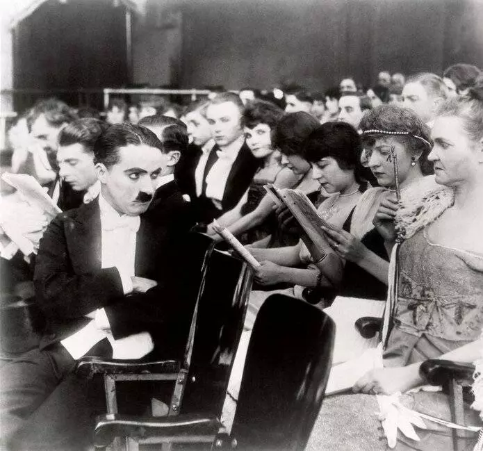 Вечер в мюзик-холле 1915 скачать с торрента Вечер в мюзик-холле 1915 скачать с торрента