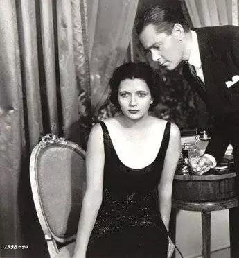 Неприятности в раю 1932 скачать с торрента Неприятности в раю 1932 скачать с торрента