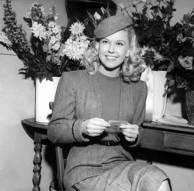 Роман в открытом море 1948 скачать через торрент бесплатно Роман в открытом море 1948 скачать через торрент бесплатно