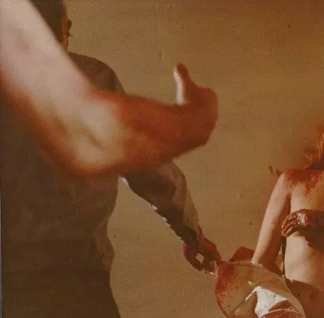 Пускай мертвые лежат в могилах 1974 скачать с торрента Пускай мертвые лежат в могилах 1974 скачать с торрента