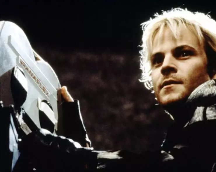 Безумный Сесил Б. 2000 скачать торрентом Безумный Сесил Б. 2000 скачать торрентом