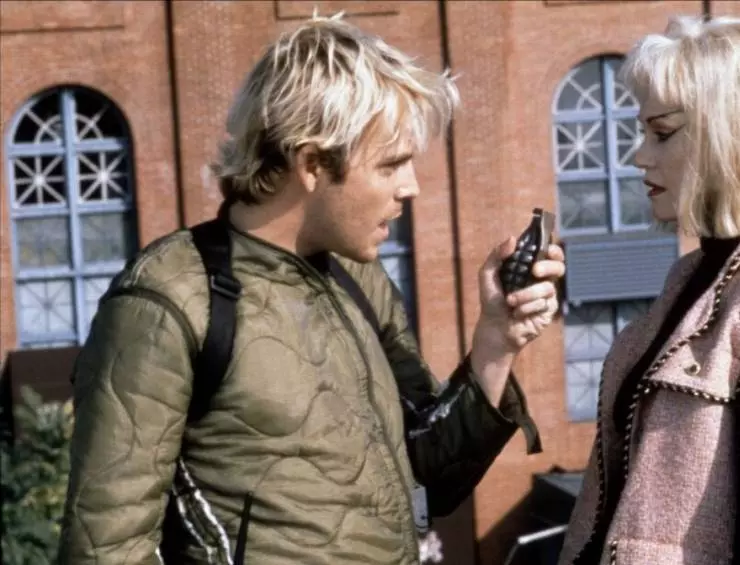 Безумный Сесил Б. 2000 скачать с торрента Безумный Сесил Б. 2000 скачать с торрента