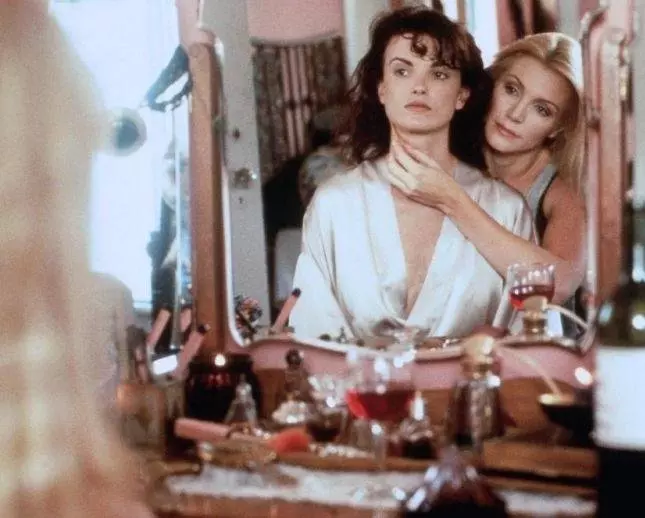 Падшая женщина 1993 скачать через торрент бесплатно Падшая женщина 1993 скачать через торрент бесплатно