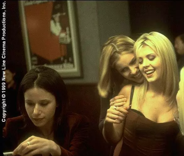 Обнаженные тела 1999 скачать с торрента Обнаженные тела 1999 скачать с торрента