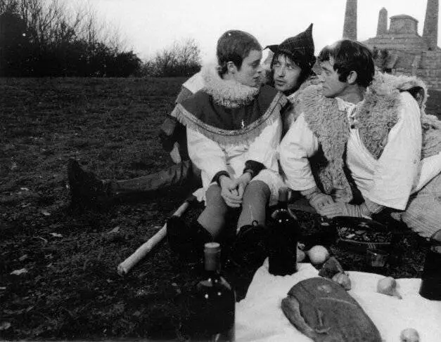 Птички, сироты и блаженные 1969 скачать через торрент бесплатно Птички, сироты и блаженные 1969 скачать через торрент бесплатно