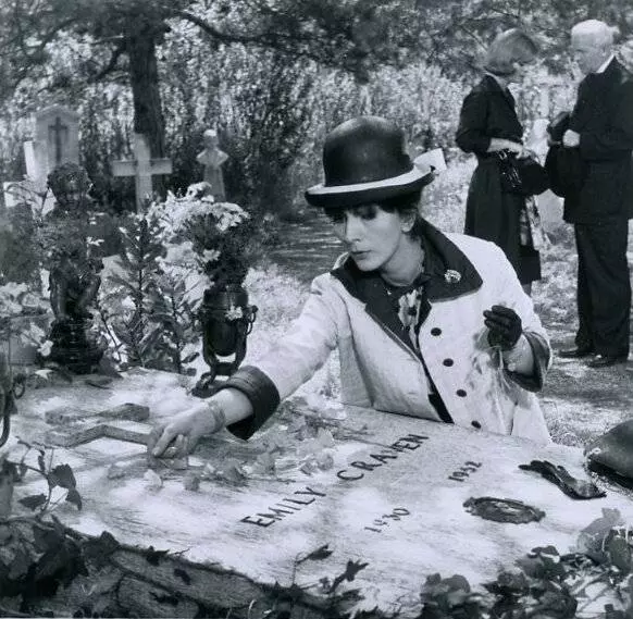 Девушка, которая слишком много знала 1963 скачать с торрента Девушка, которая слишком много знала 1963 скачать с торрента