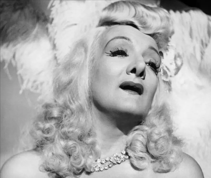 Огни варьете 1950 скачать торрентом Огни варьете 1950 скачать торрентом