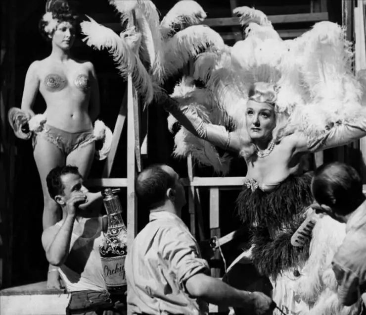 Огни варьете 1950 скачать через торрент бесплатно Огни варьете 1950 скачать через торрент бесплатно