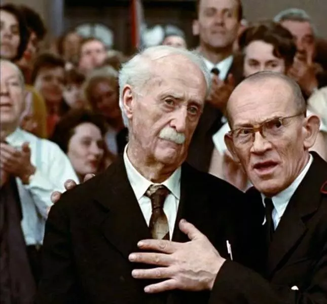 Бал пожарных 1967 скачать через торрент бесплатно Бал пожарных 1967 скачать через торрент бесплатно