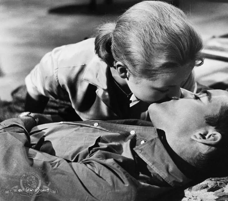 Возвращение Дракулы 1958 скачать с торрента Возвращение Дракулы 1958 скачать с торрента