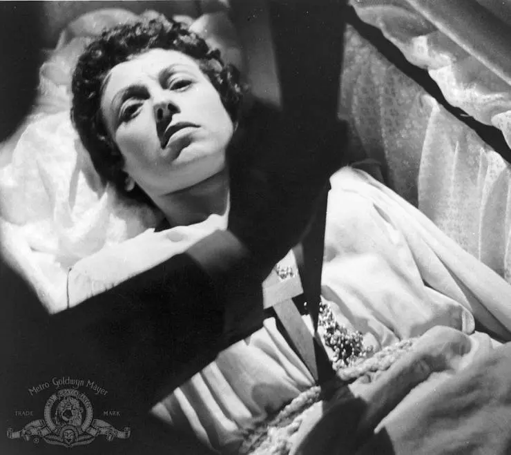 Возвращение Дракулы 1958 скачать через торрент бесплатно Возвращение Дракулы 1958 скачать через торрент бесплатно