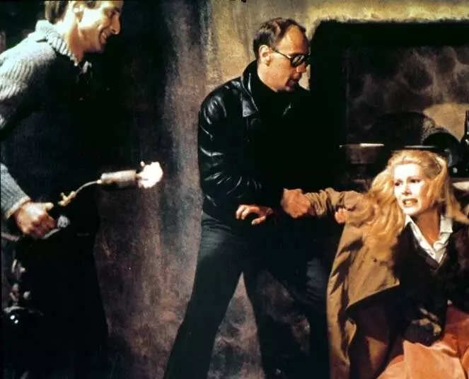 Убийство на кладбище этрусков 1982 скачать с торрента Убийство на кладбище этрусков 1982 скачать с торрента