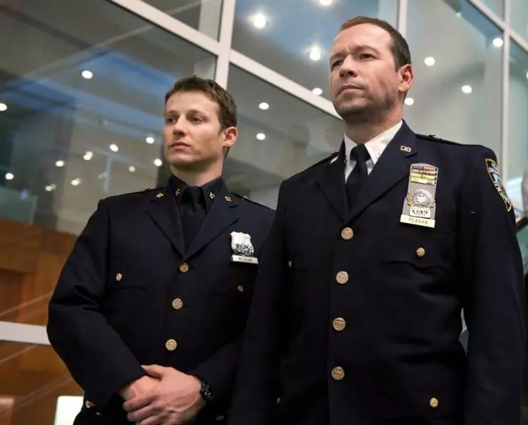 Голубая кровь 2010 скачать торрентом Голубая кровь 2010 скачать торрентом