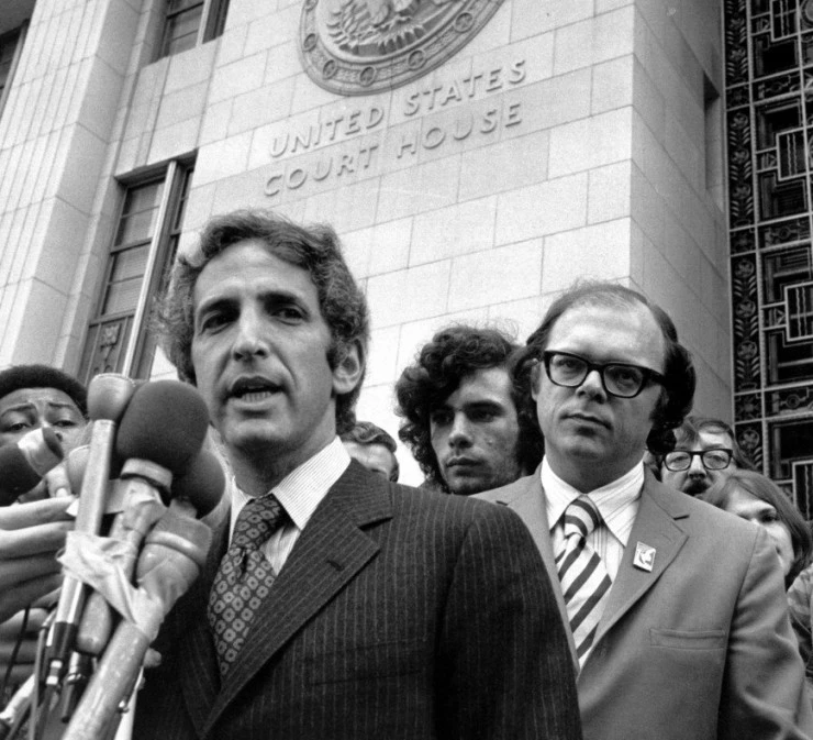 Дэниэл Эллсберг – самый опасный человек в Америке 2009 скачать с торрента Дэниэл Эллсберг – самый опасный человек в Америке 2009 скачать с торрента