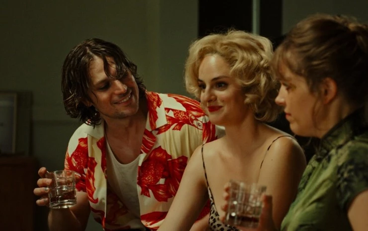 Девушки на балконе 2024 скачать торрентом Девушки на балконе 2024 скачать торрентом