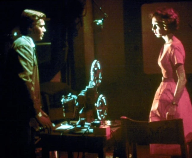 Подглядывающий 1960 скачать с торрента Подглядывающий 1960 скачать с торрента