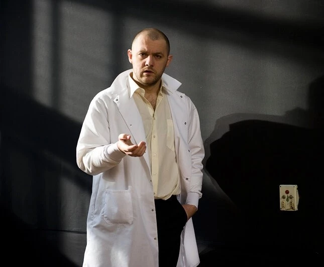 Быть или не быть 2011 скачать через торрент бесплатно Быть или не быть 2011 скачать через торрент бесплатно