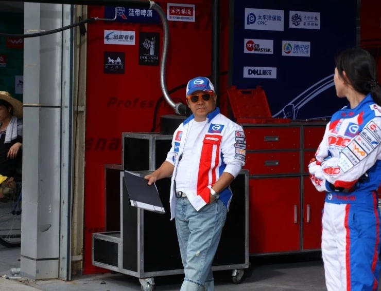 Легендарный гонщик 2011 скачать торрентом Легендарный гонщик 2011 скачать торрентом