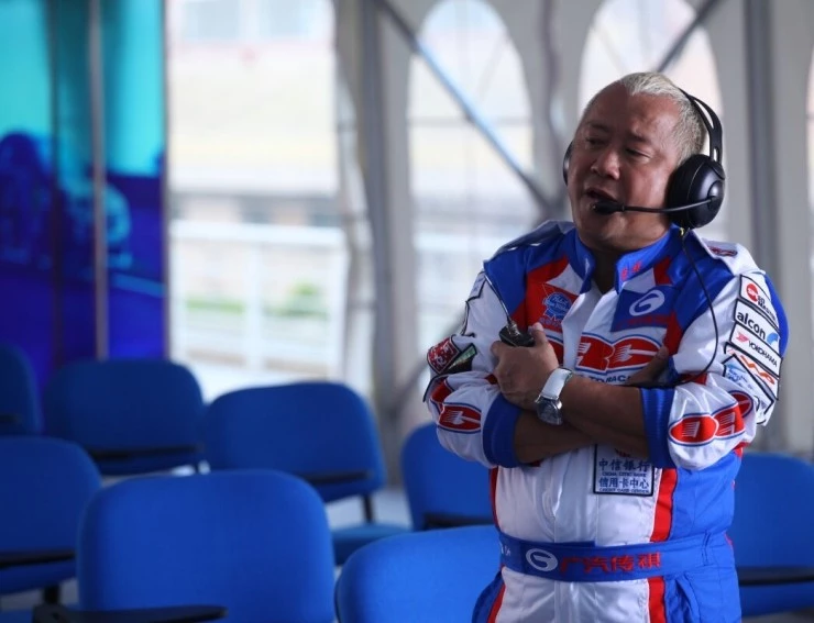 Легендарный гонщик 2011 скачать с торрента Легендарный гонщик 2011 скачать с торрента