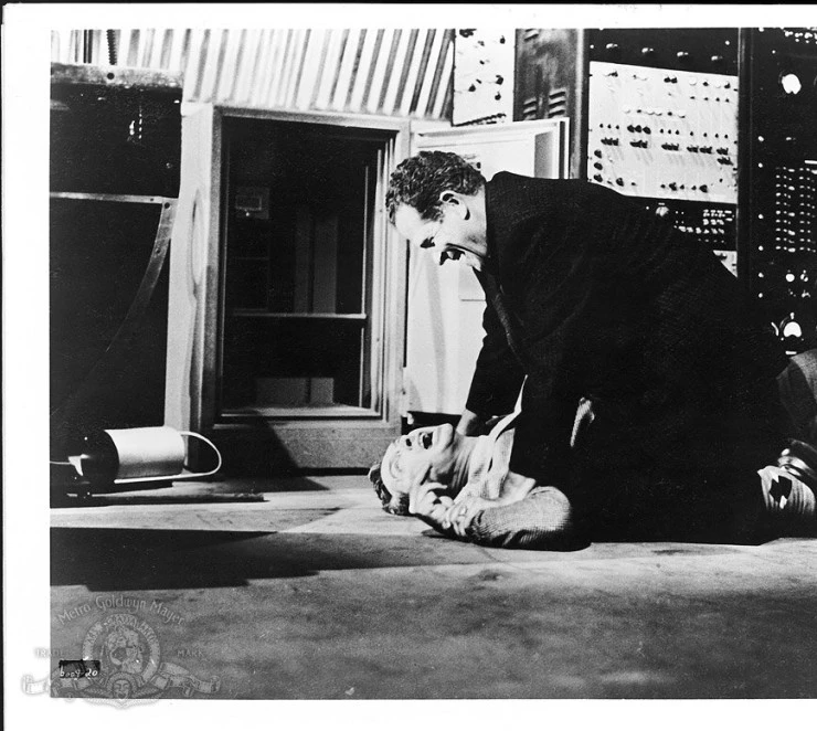 Необычайно прозрачный человек 1960 скачать торрентом Необычайно прозрачный человек 1960 скачать торрентом