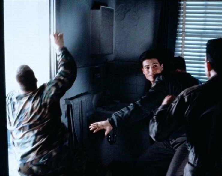 Похитители тел 1993 скачать с торрента Похитители тел 1993 скачать с торрента