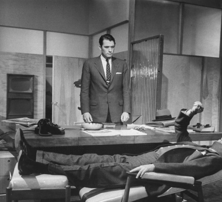 Человек в сером фланелевом костюме 1956 скачать торрентом Человек в сером фланелевом костюме 1956 скачать торрентом