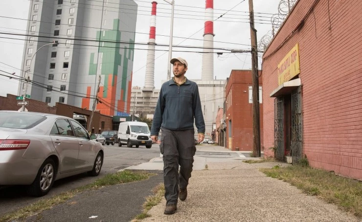 Мир у твоих ног 2018 скачать с торрента Мир у твоих ног 2018 скачать с торрента