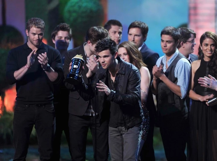 Церемония вручения премии MTV Movie Awards 2011 2011 скачать торрентом Церемония вручения премии MTV Movie Awards 2011 2011 скачать торрентом