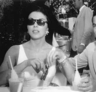 Парень остаётся в картине 2002 скачать с торрента Парень остаётся в картине 2002 скачать с торрента