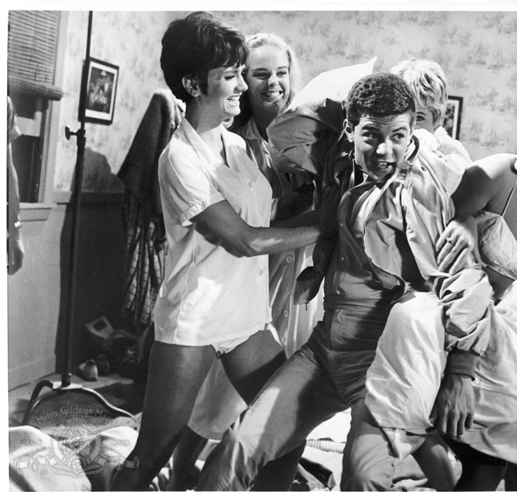 Пляжные тусовщики 1963 скачать через торрент бесплатно Пляжные тусовщики 1963 скачать через торрент бесплатно