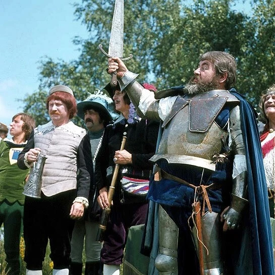 За околицей дракон 1982 скачать торрентом За околицей дракон 1982 скачать торрентом